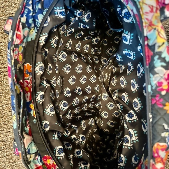 Very Bradley large floral weekend tote Euc - Picture 3 of 3